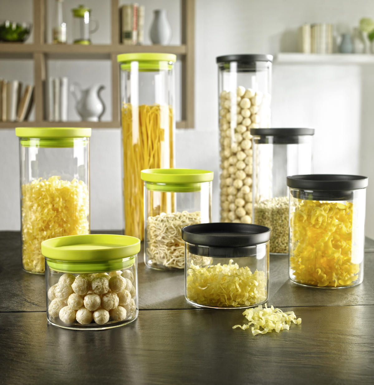 RECIPIENT DEPOZITARE ALIMENTE  0,4 l  - străveziu/negru, Basics, plastic/sticlă (9,5/7cm) - Homeware Profession.