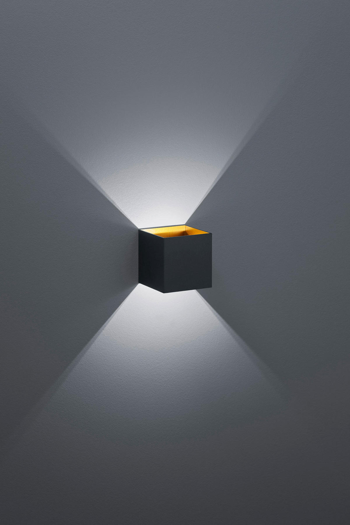 ZIDNA LED LAMPA - zlatna/crna, Osnovno, metal (10/10/10cm)