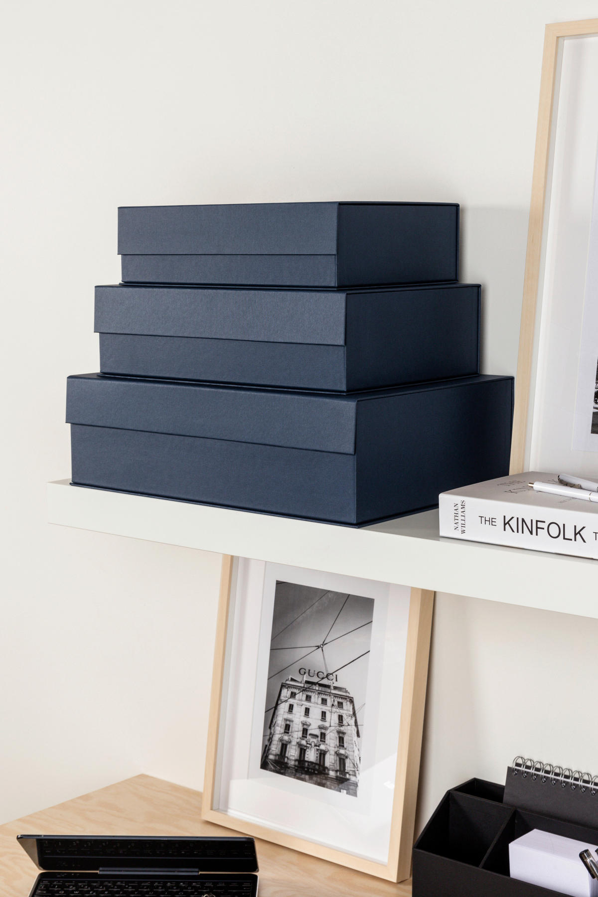 AUFBEWAHRUNGSBOX    23/31.5/9 cm  - Dunkelblau, Basics, Karton/Papier (23/31.5/9cm)