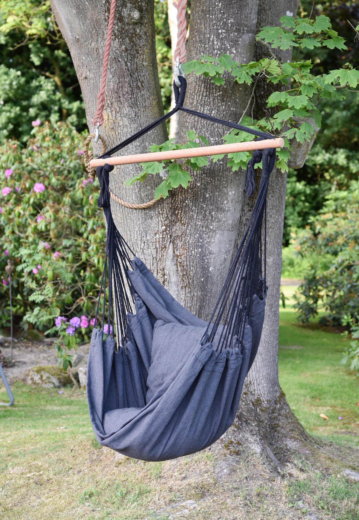 ZÁVĚSNÉ KŘESLO  - antracitová/světle hnědá, Trend, dřevo/textil (90/120/60cm) - Gardenson