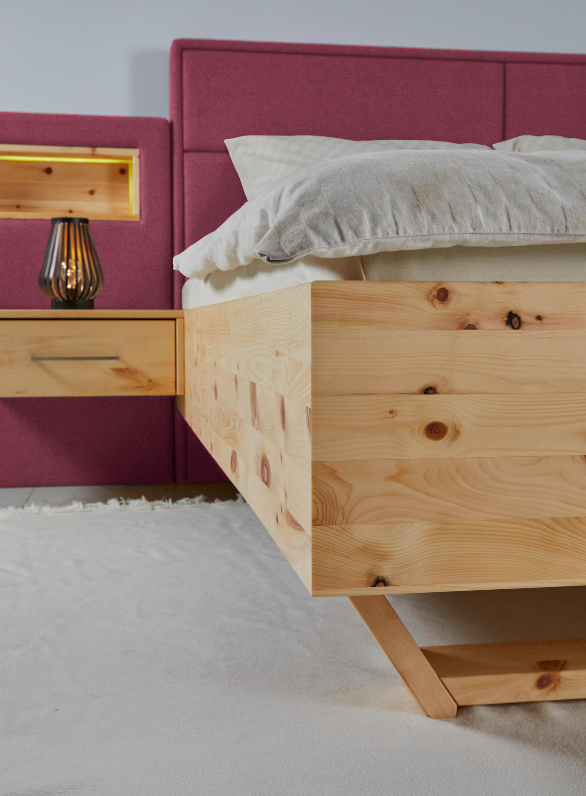 BETT 160/200 cm  Zirbelkieferfarben, Dunkelrot   - Zirbelkieferfarben/Dunkelrot, Natur, Holz/Textil (160/200cm) - Valnatura