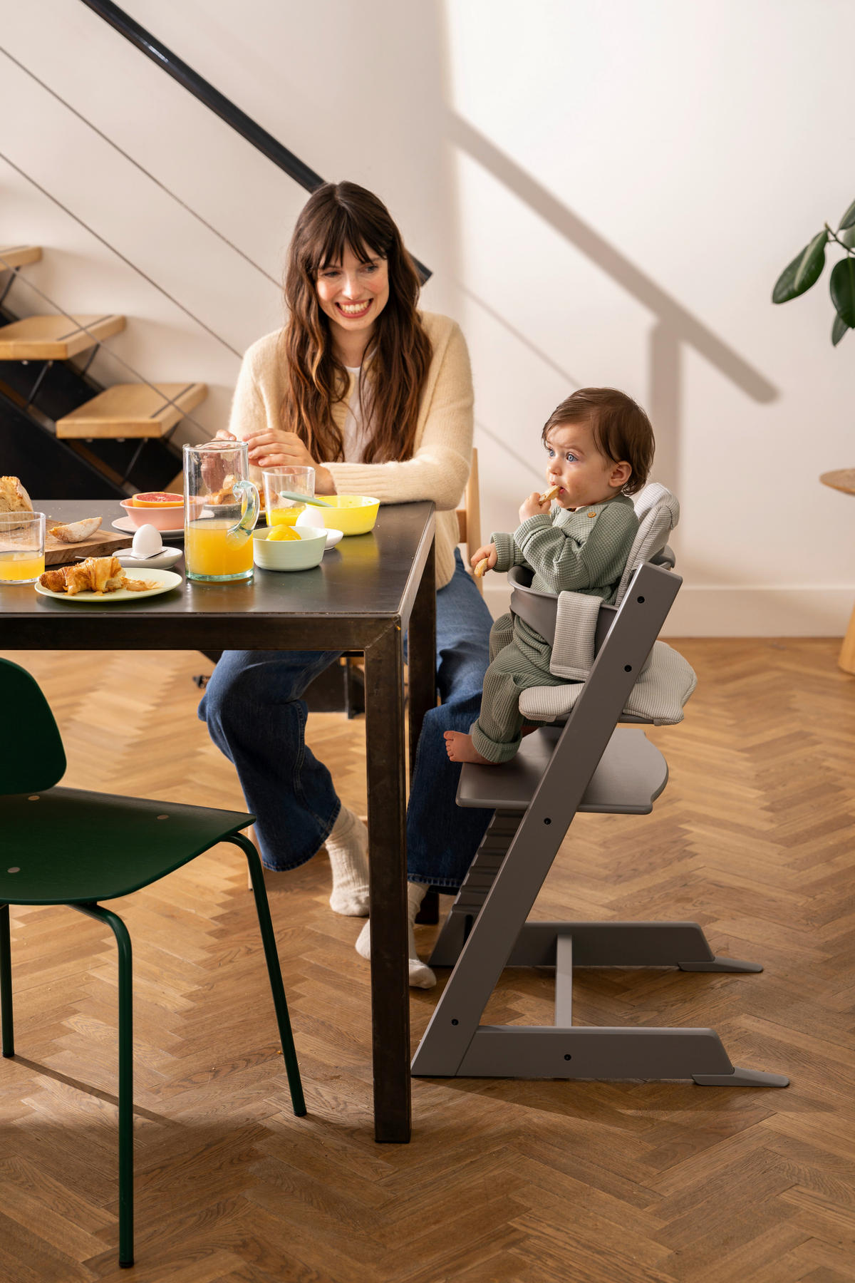 SET ZA STOLČEK ZA HRANJENJE  TT Bundles  83/57/46 cm         svetlo siva  - svetlo siva, Basics, les (83/57/46cm) - Stokke
