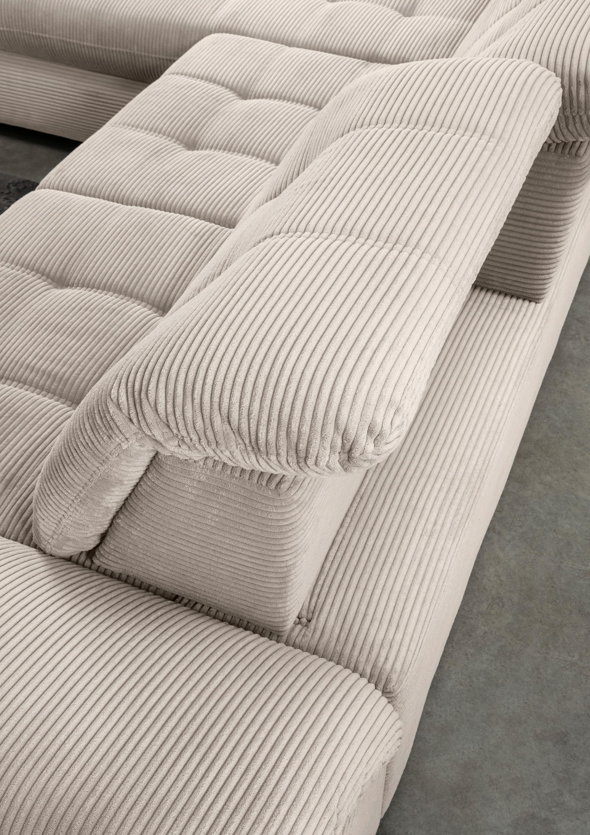 ECKSCHLAFSOFA  mit seitenverkehrt erhältlich, Rücken echt, Armteil links, Armteil rechts Cord Beige  - Beige/Schwarz, MODERN, Textil/Metall (189/273cm) - Livetastic