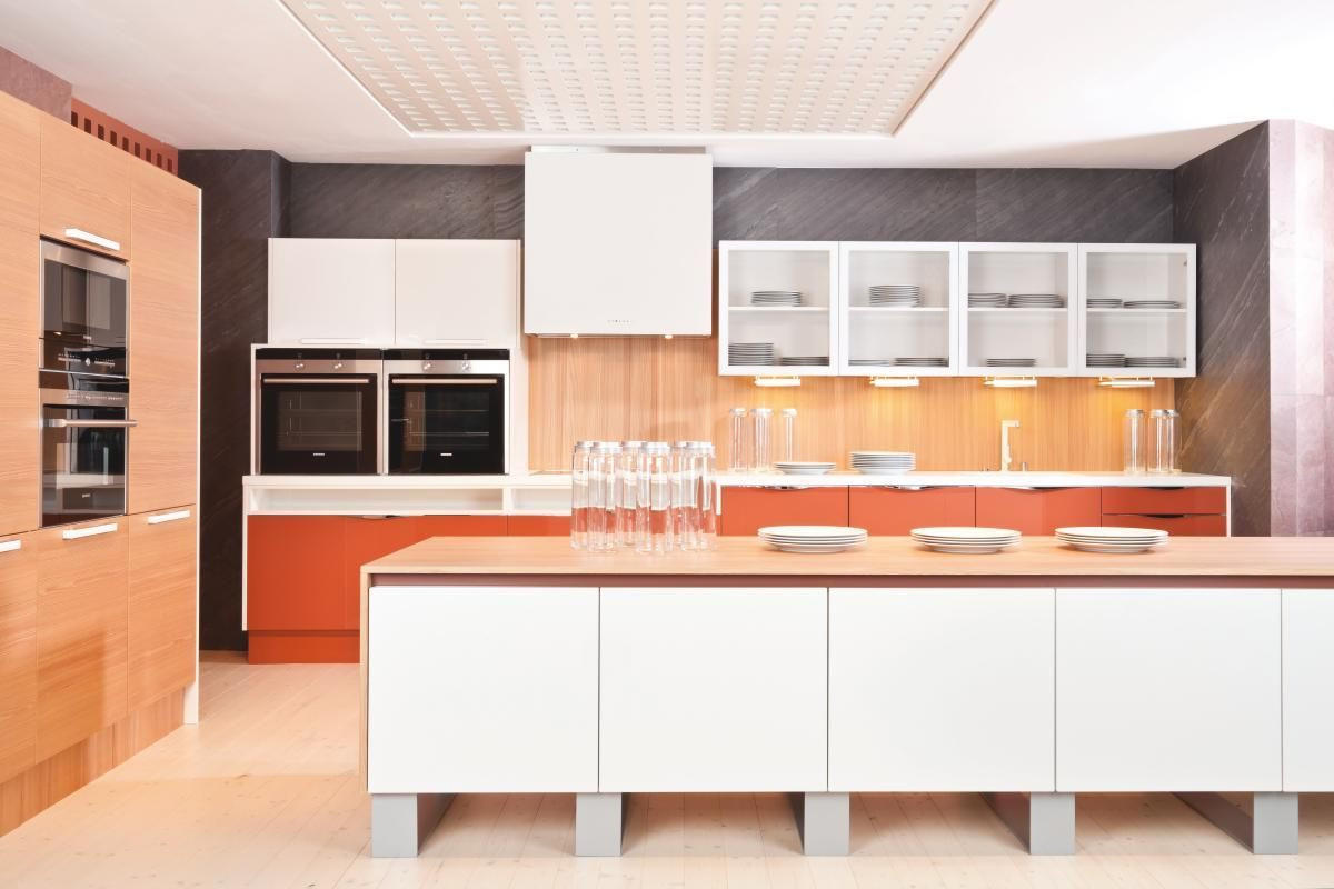 EINBAUKÜCHE   - Design, Holz - Dan Küchen