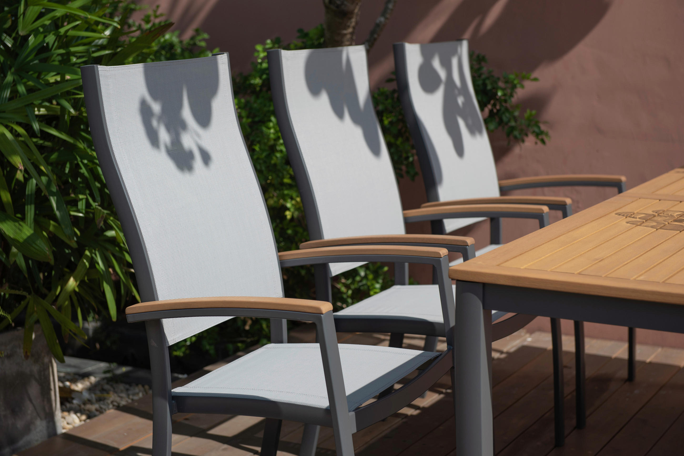 Thumbnail - Ambia Garden Stapelsessel, Grau, Hellgrau, Teak, Holz, Metall, Textil, Eukalyptusholz, Hartholz, eckig, Flachrohr, 58x10...