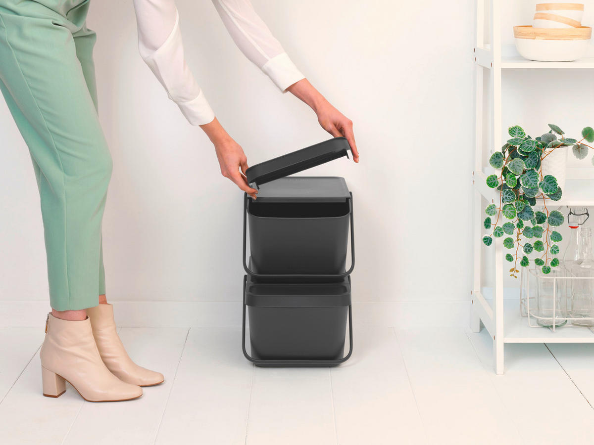 KOŠ ZA SMETI - Basics (28/22.5/45cm) - Brabantia