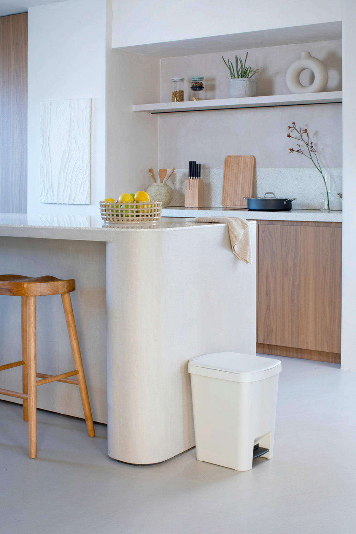 KOŠ ZA SMETI - svetlo siva, Basics, umetna masa (28/40.9/35.2cm) - Brabantia