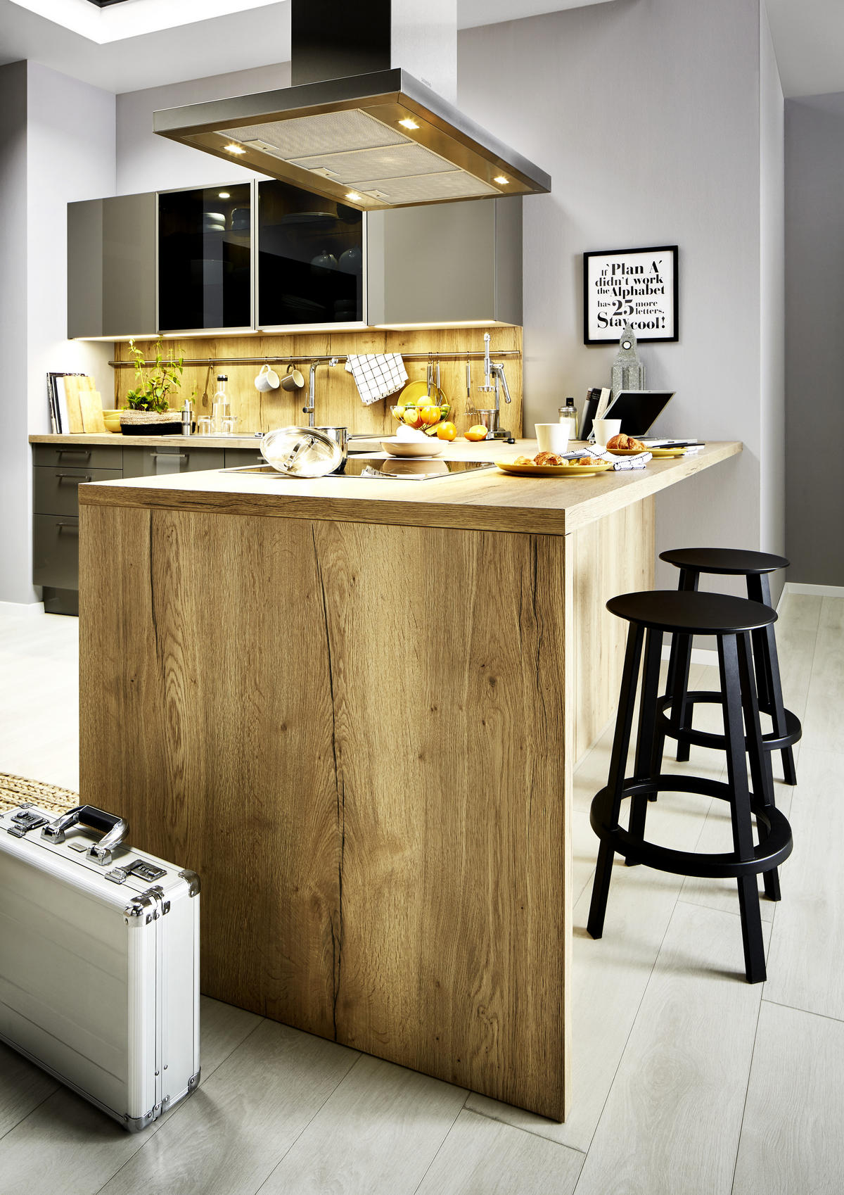 EINBAUKÜCHE   - Design, Holzwerkstoff - EWE