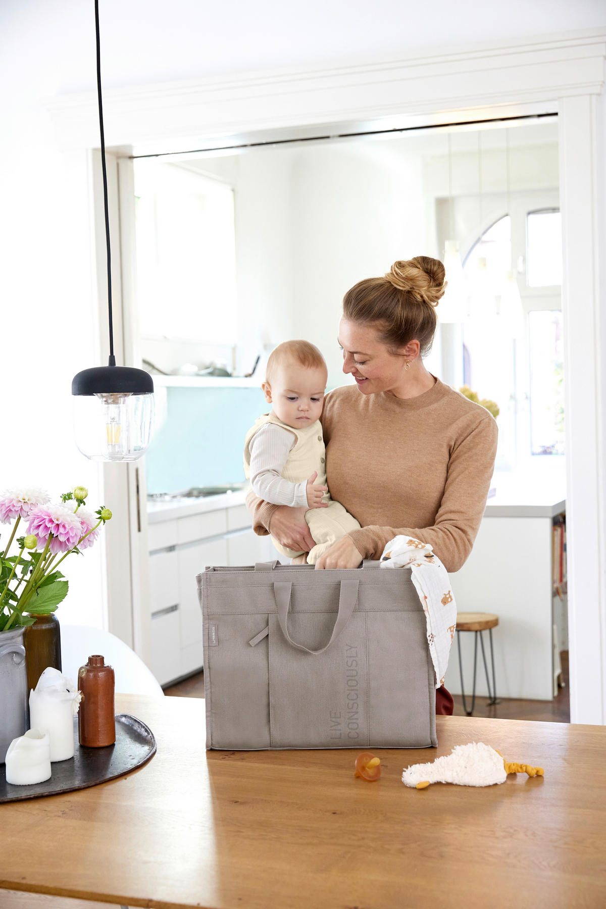 WICKELTASCHE  - Taupe, Basics, Textil (43/13/32cm) - Lässig