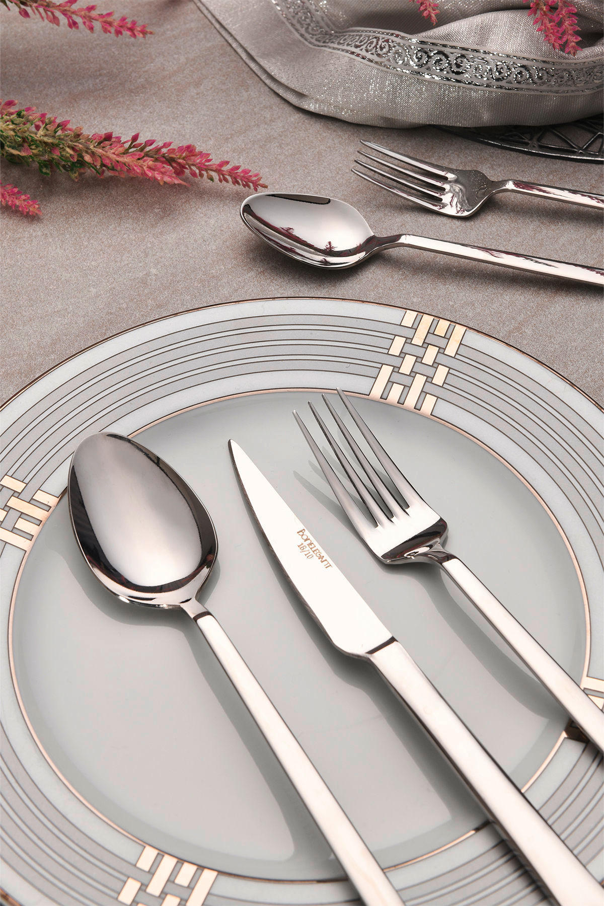 BESTECKSET 60-teilig Edelstahl  - Chromfarben, Basics, Metall (20,5/10/7cm) - P & B