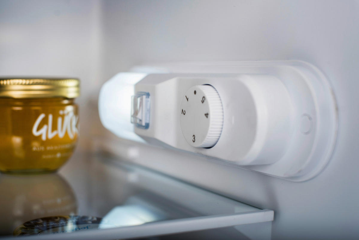 KYL-/FRYSKOMBINATION KS144VR  - röd, Trend, metall/glas (54/145/57cm) - Respekta