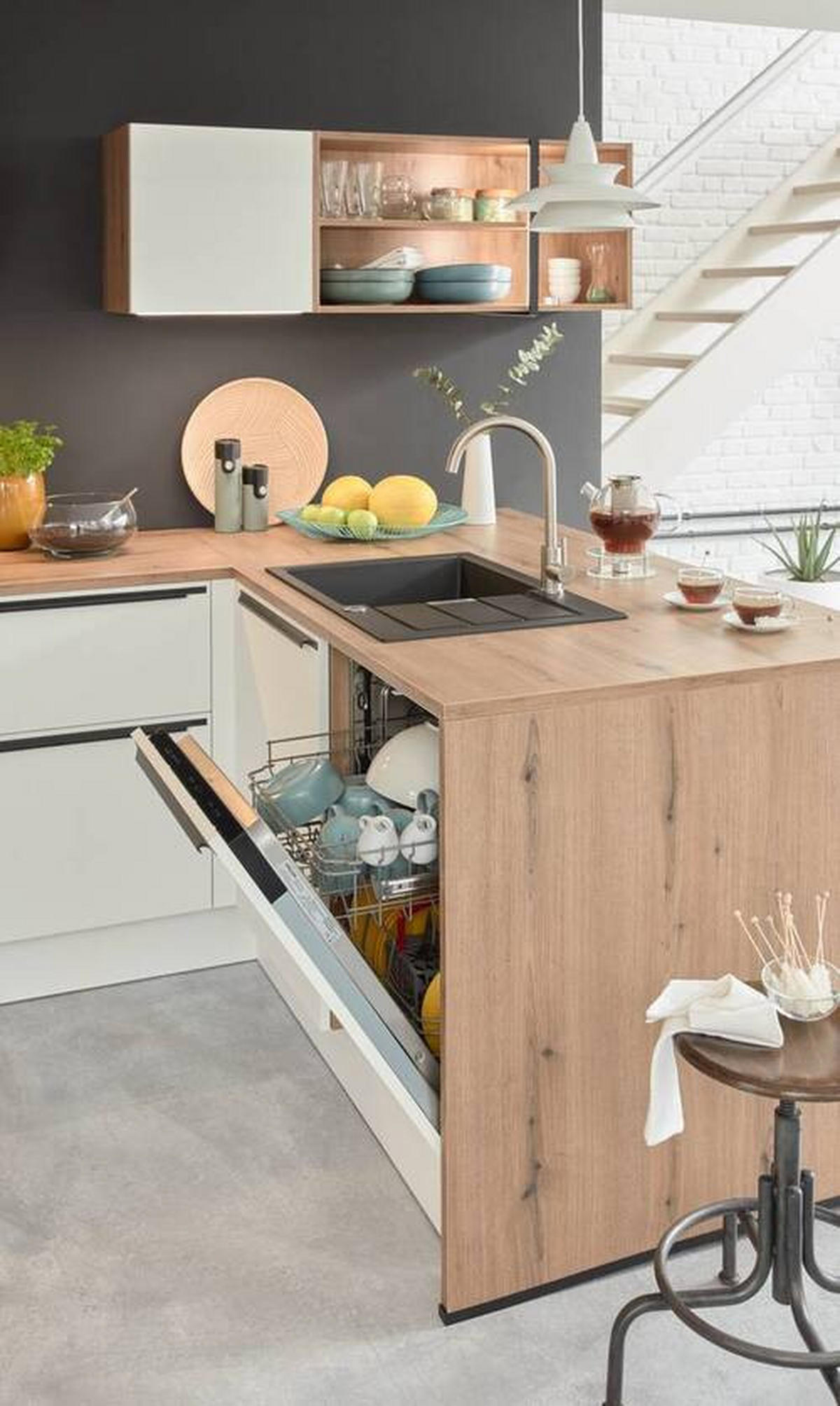INBYGGNADSKÖK   - vit/ekfärgad, Design, trämaterial - Dieter Knoll