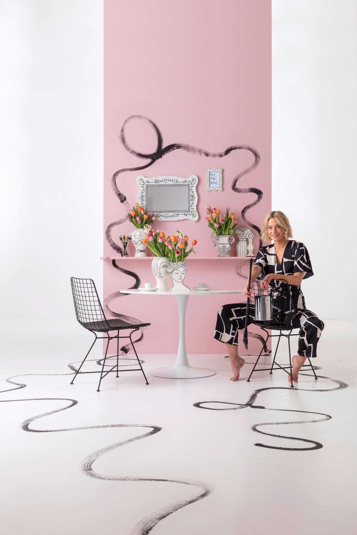 VÁZA, keramika, 30 cm - černá/vysoce lesklá bílá, Konvenční, keramika (19/30/19cm) - Kare-Design