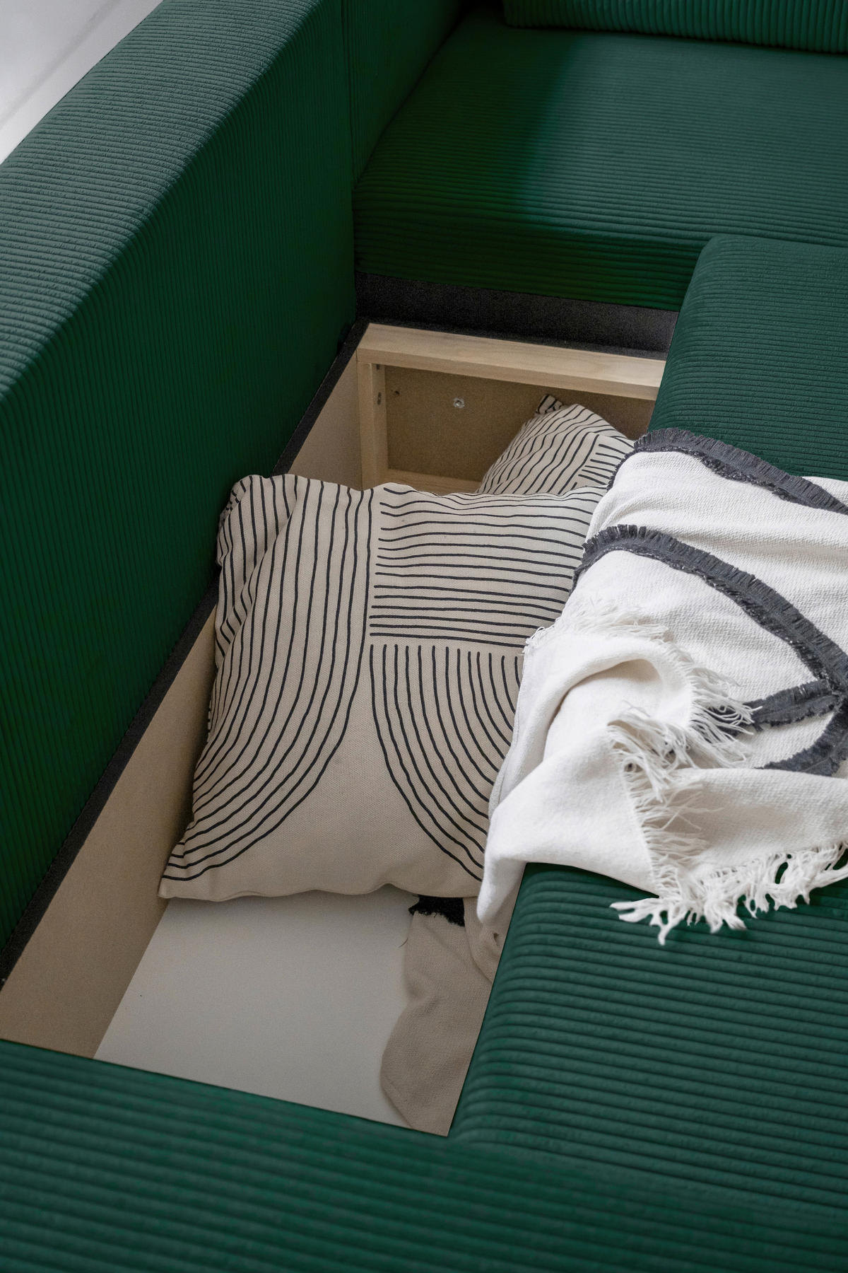 ECKSOFA Dunkelgrün Cord Bettkasten, Rückenkissen  - Dunkelgrün/Schwarz, Design, Kunststoff/Textil (247/194cm) - MID.YOU