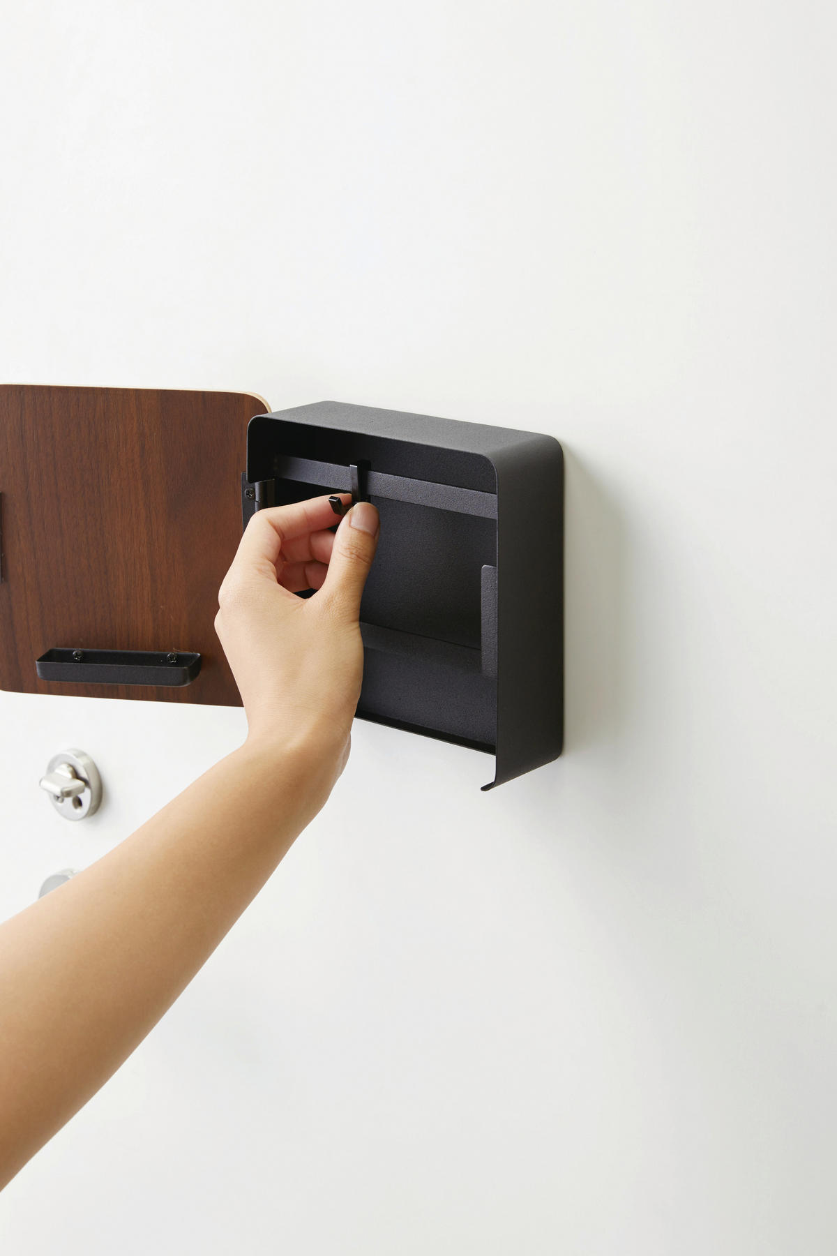 SCHLÜSSELHALTER - Schwarz, Basics, Holz/Metall (15,8/5,7/15,8cm)