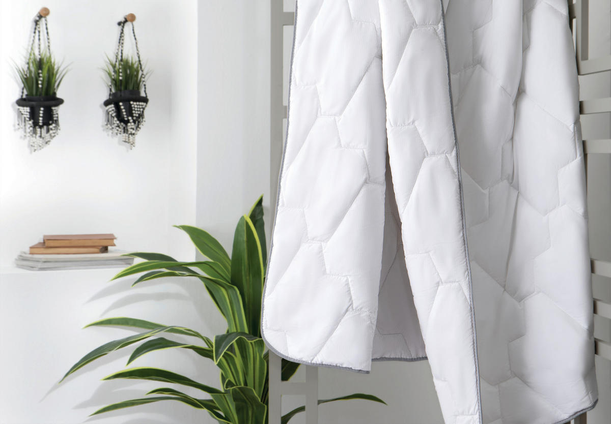 BETTDECKE - Weiß, Basics, Textil (135/200/4cm) - Yatas