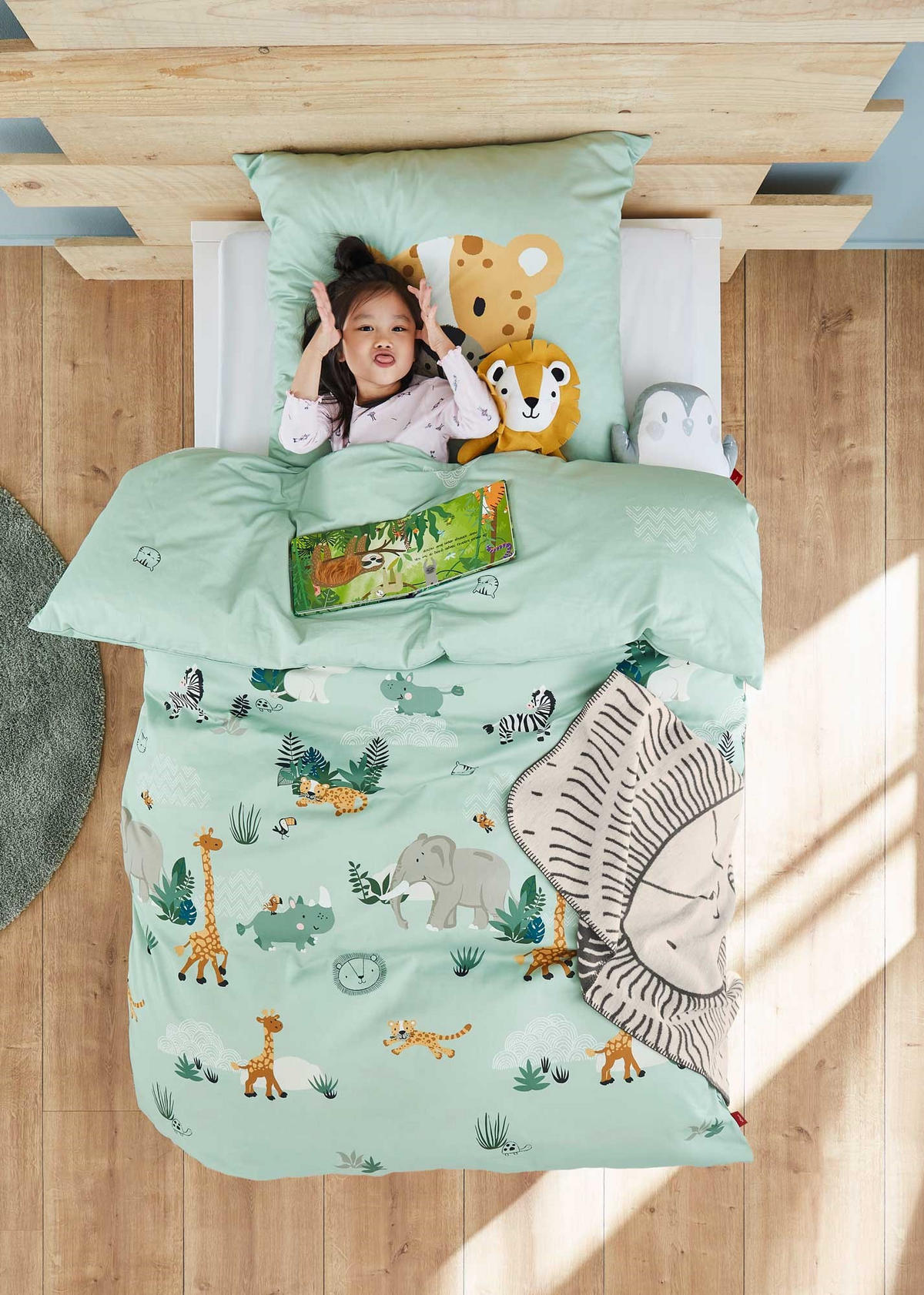 OTROŠKA POSTELJNINA 140/200 cm saten večbarvno  - večbarvno, Konvencionalno, tekstil (140/200cm) - S. Oliver