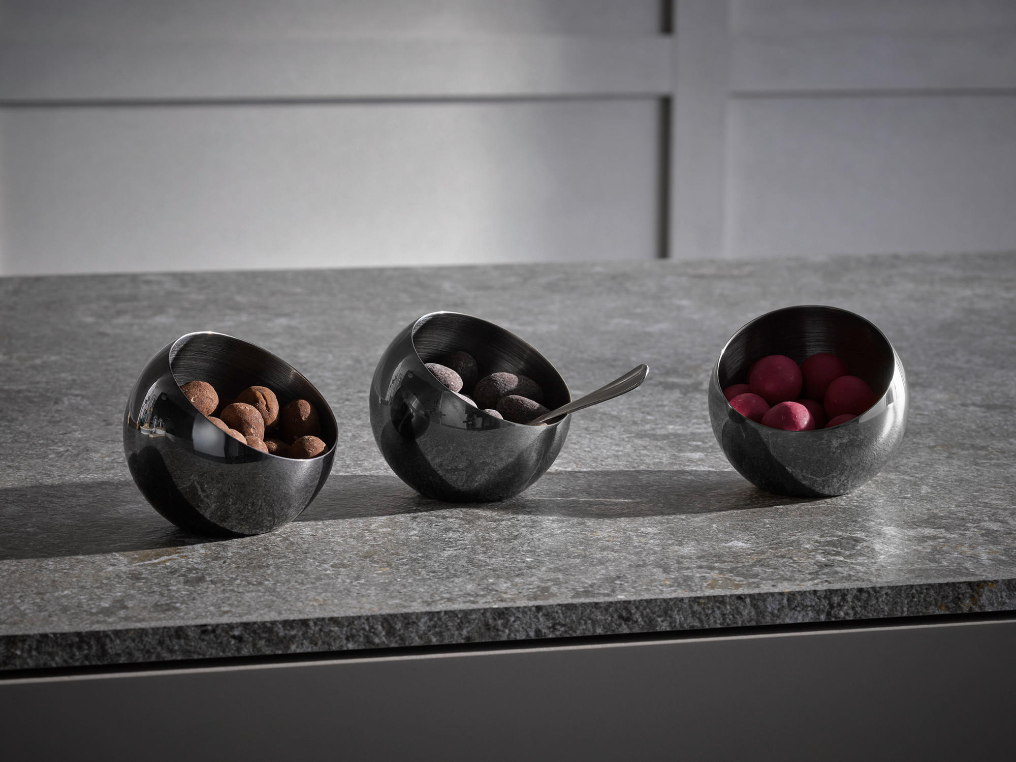 SCHALE SPHERE   - Seidengrau, Basics, Metall (8/8/7cm)