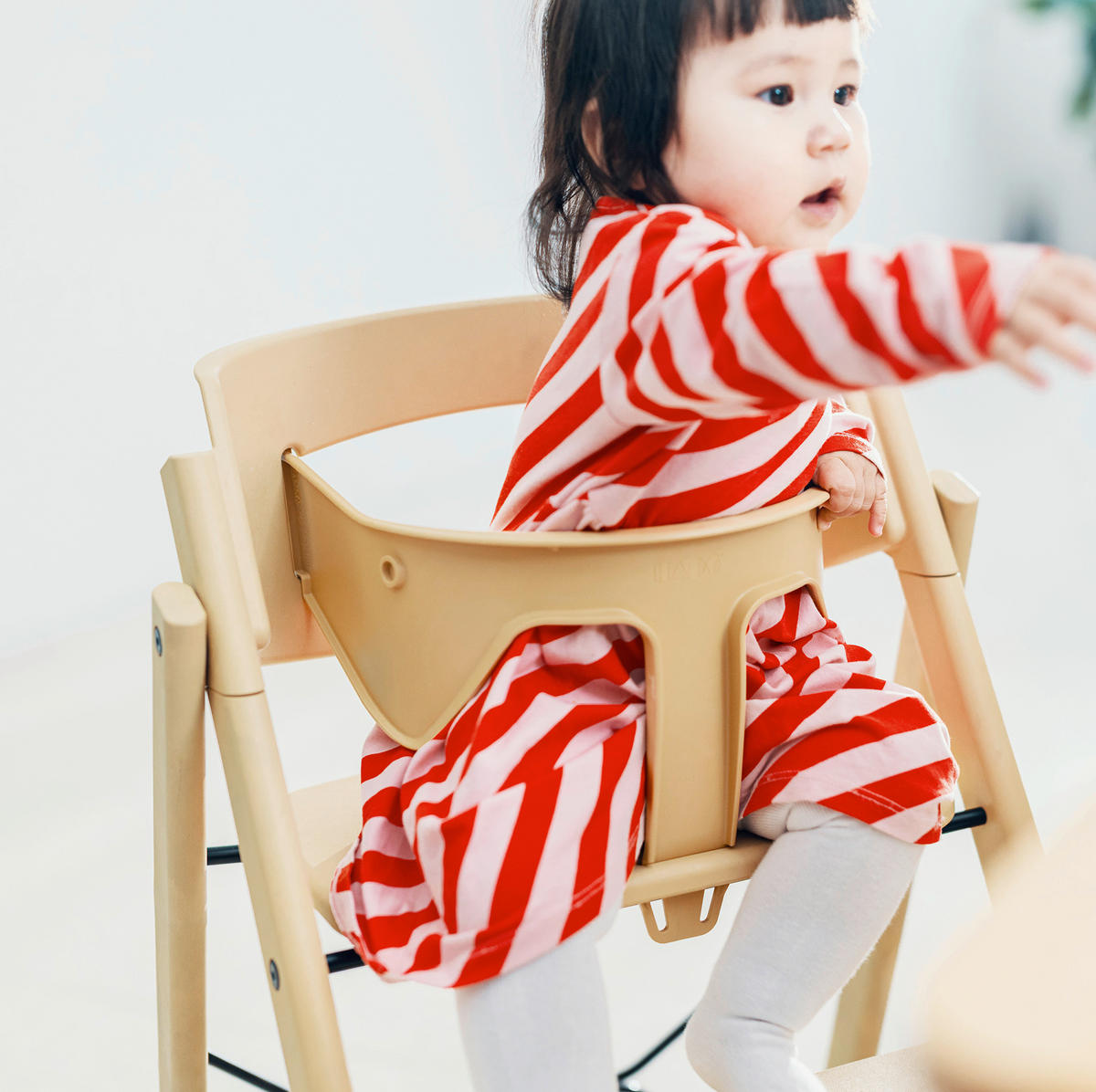 HRANILICA  KAOS Klapp High Chair  - krem, Basics, plastika (45,5/60/81cm)