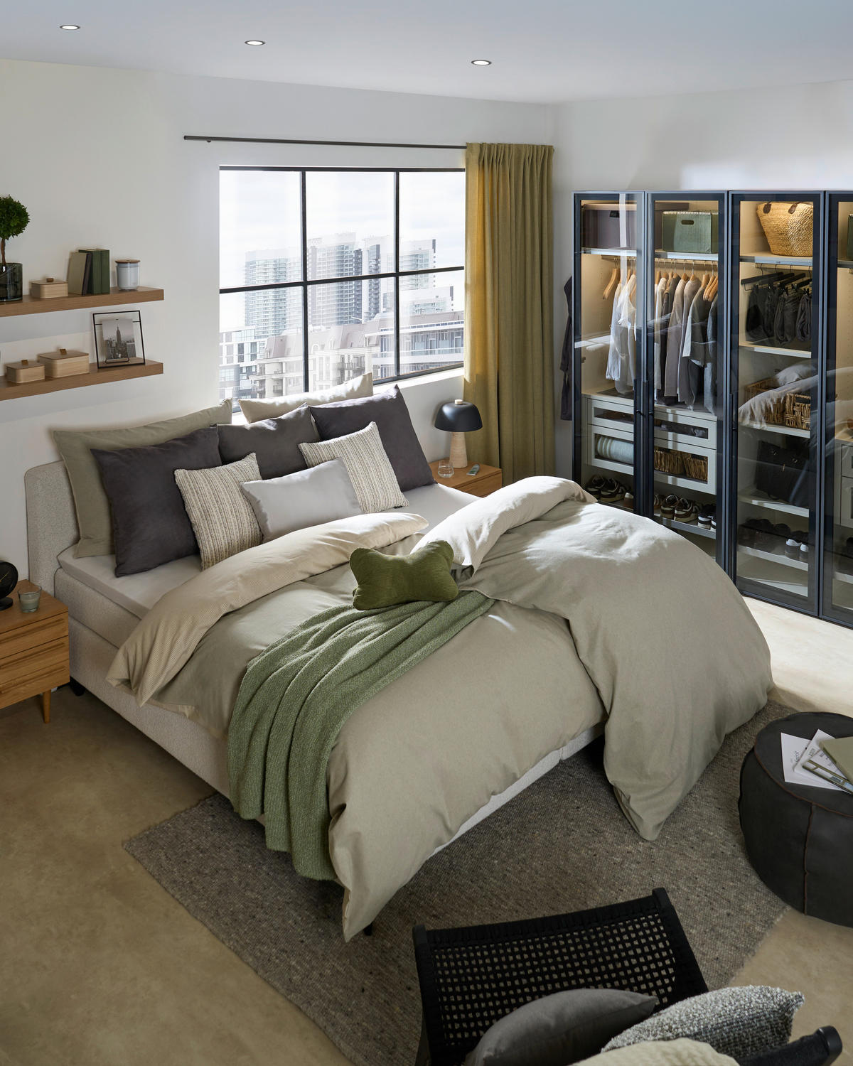 DREHTÜRENSCHRANK 253/220/59 cm,  in Schwarz, 5-türig  - Silberfarben/Schwarz, Design, Glas/Holzwerkstoff (253/220/59cm) - Jutzler