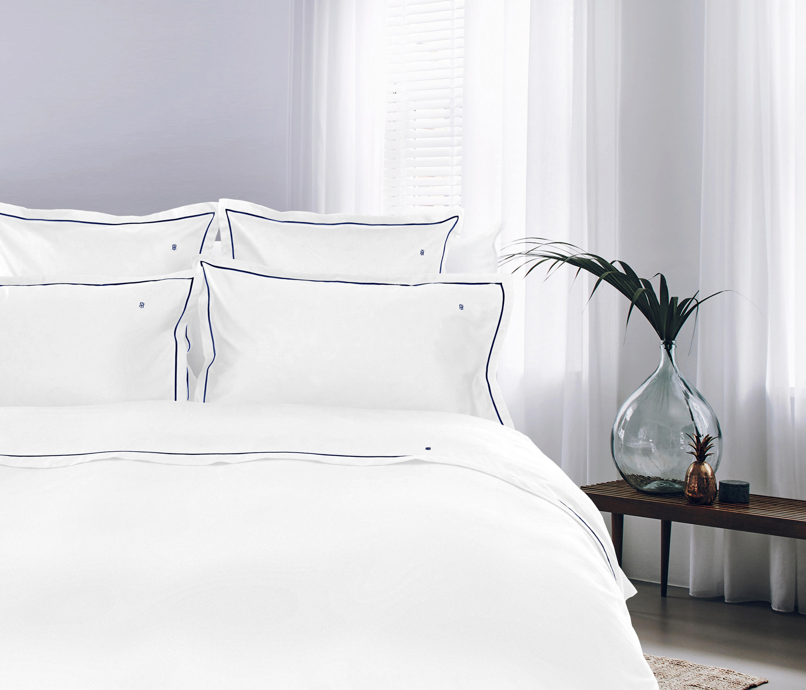 POSTELJINA ARTHUR saten bela - bela, Lajfstajl, tekstil (200/200cm) - Tommy Hilfiger