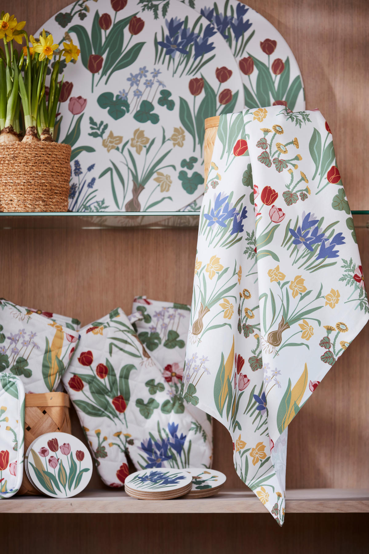 BORDSTABLETT trä multicolor  - multicolor, Basics, trä (38/38/0.3cm)