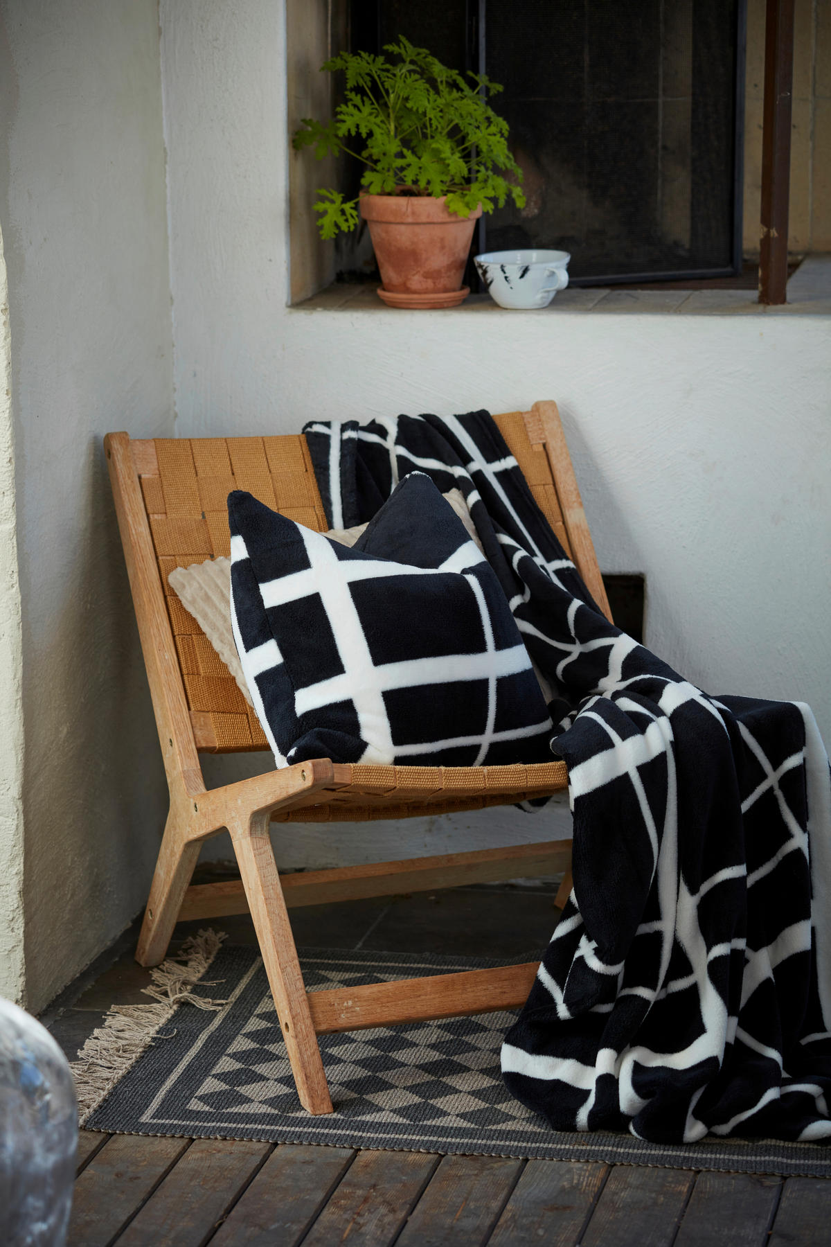 KUDDE  Rutan  - svart, Basics, textil (45/45/8cm)