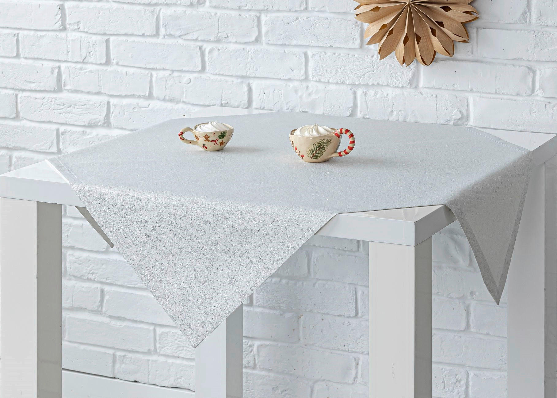 ASZTALTERÍTŐ   - ezüstszínű, Design, textil (90/90cm)