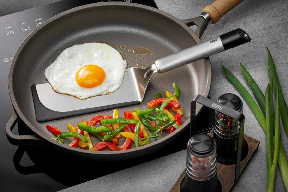 PFANNENWENDER Primeline  - Edelstahlfarben/Schwarz, Basics, Kunststoff/Metall (6,2/32,5cm) - Gefu
