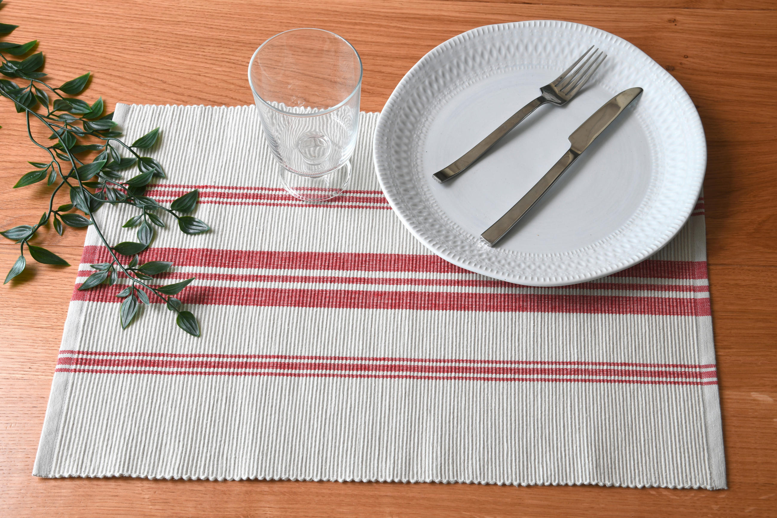 PODMETAČI ZA STOL crvena, bijela , tekstil  CHAUMONT  - bijela/crvena, Basics, tekstil (35/50cm)