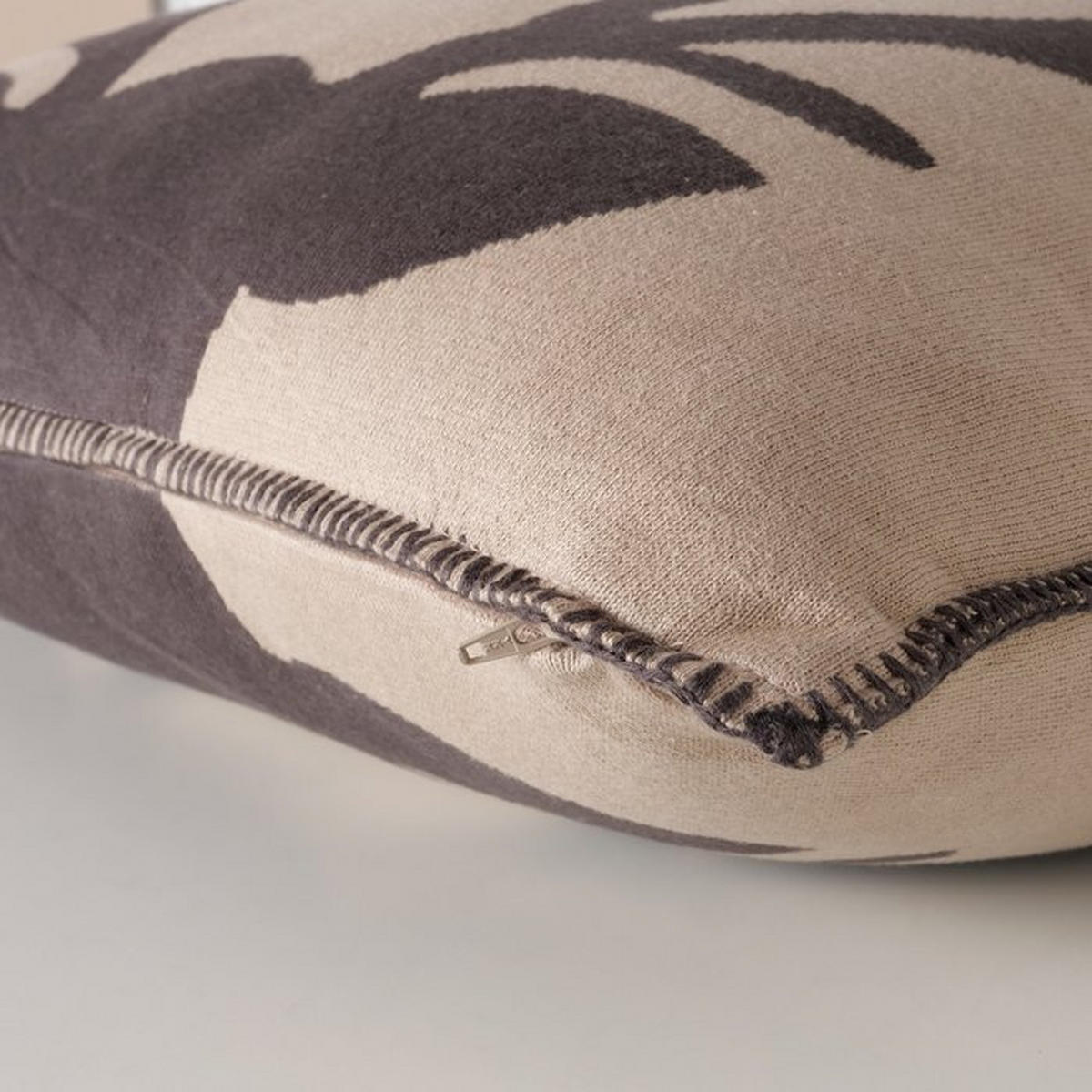 ZIERKISSEN  50/50 cm   - Dunkelgrau/Beige, Trend, Textil (50/50cm)