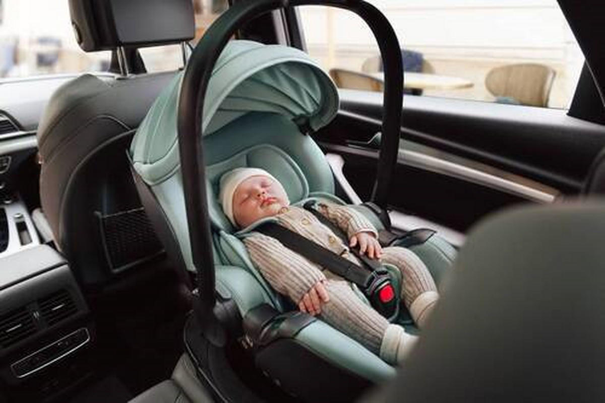 BABYSCHALE Baby-Safe Pro  - Olivgrün, Basics, Kunststoff/Textil (44/62,5/65,5cm) - Britax Römer