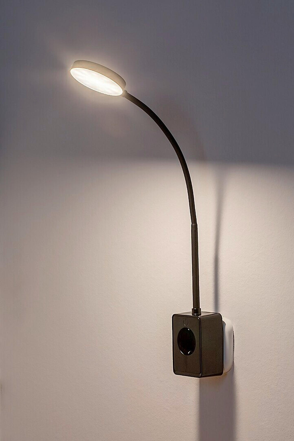 SVETILKA ZA VTIČNICO  TIVRO //3000, 4000, 6000 K// - črna, Basics, umetna masa (6/33.5cm)