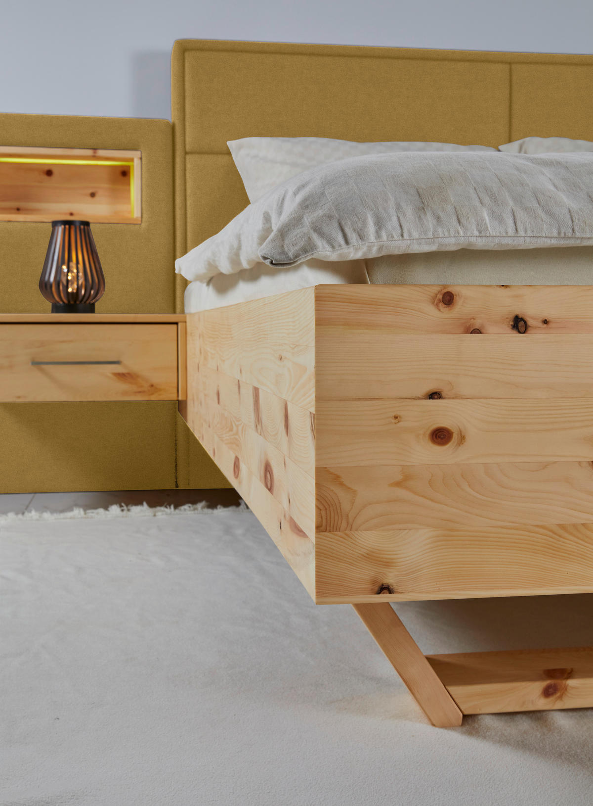 BETT 200/200 cm  in Zirbelkieferfarben, Khaki  - Khaki/Zirbelkieferfarben, Natur, Holz/Textil (200/200cm) - Valnatura