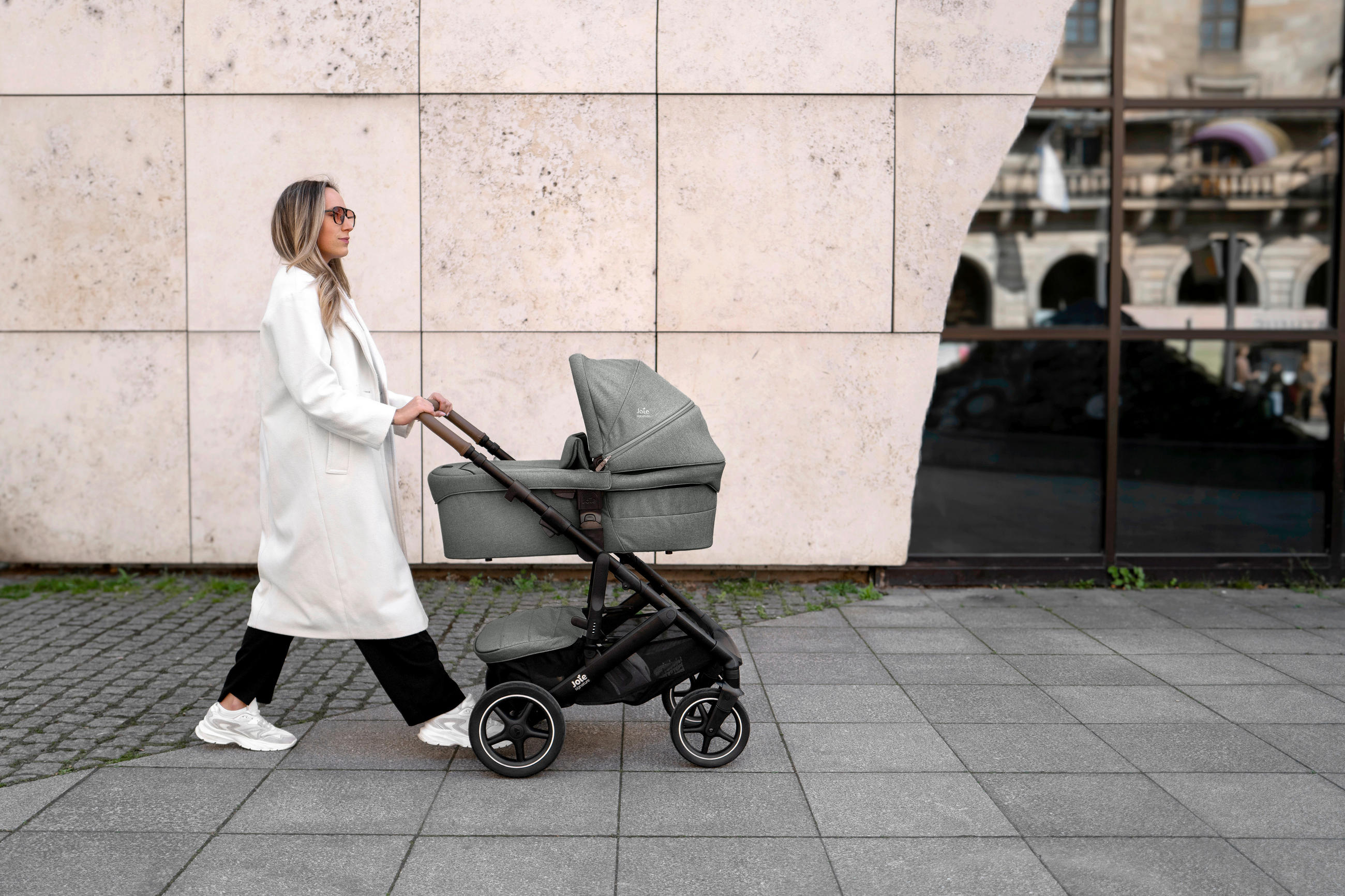 KINDERWAGENSET Signature 2025  - Schwarz/Olivgrün, Basics, Metall (65/109/97cm) - JOIE SIGNATURE