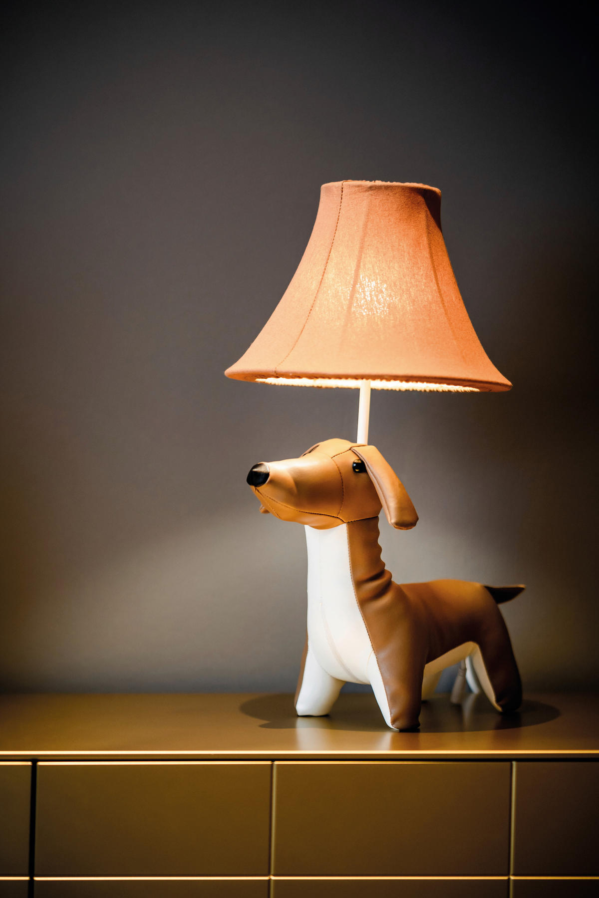 LED-KINDERTISCHLEUCHTE Waldi der Dackel 26/32/48 cm   - Hellbraun/Weiß, LIFESTYLE, Textil/Metall (26/32/48cm) - Happy Lamps