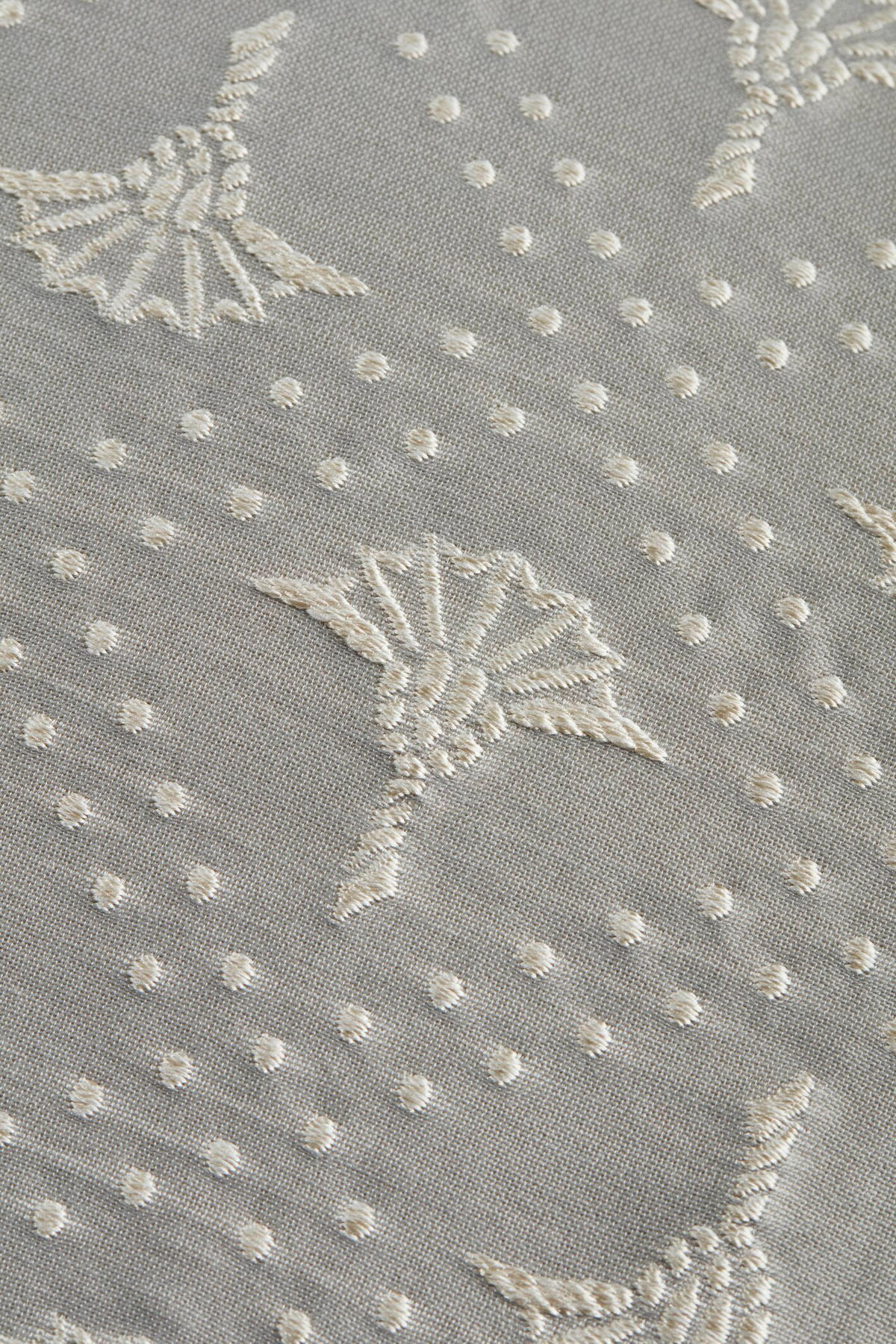 KISSENHÜLLE J! Cornflower Charm silber 40/60 cm  - Silberfarben/Hellgrau, Design, Textil (40/60cm) - Joop!