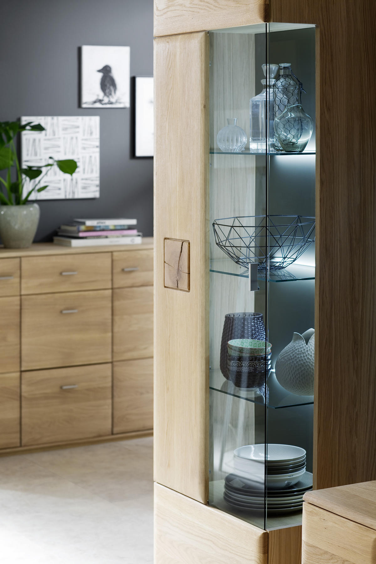 VITRINE in massiv Eiche Eichefarben  - Edelstahlfarben/Eichefarben, Design, Glas/Holz (60/208/38cm) - Livetastic