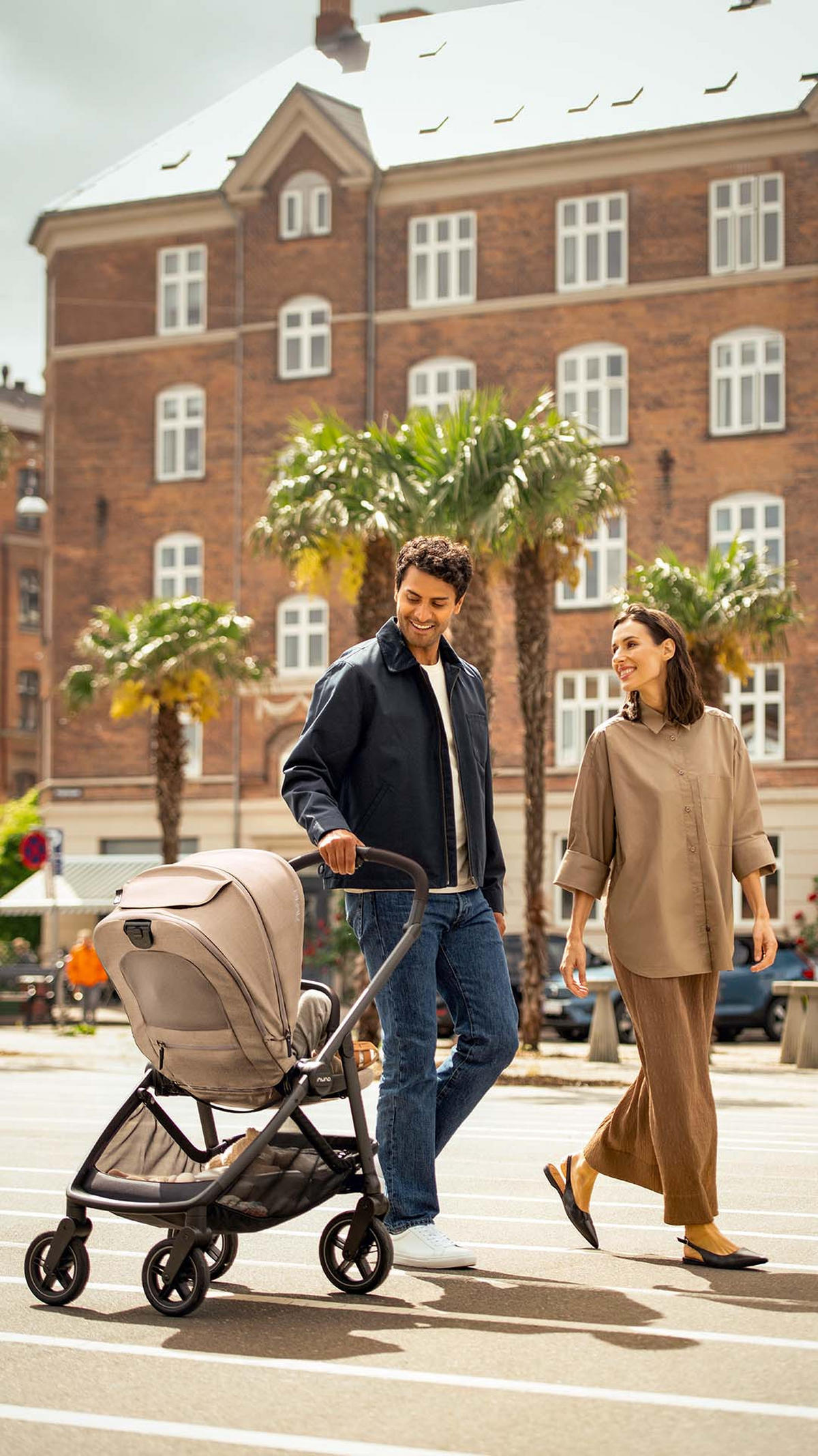 KINDERWAGEN  Swiv  Biscotti  - Beige/Schwarz, Basics, Textil/Metall (94/54/103cm) - Nuna