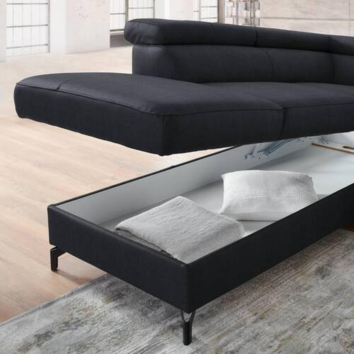 CloseUp von Celina Home ECKSOFA Schwarz Echtleder.