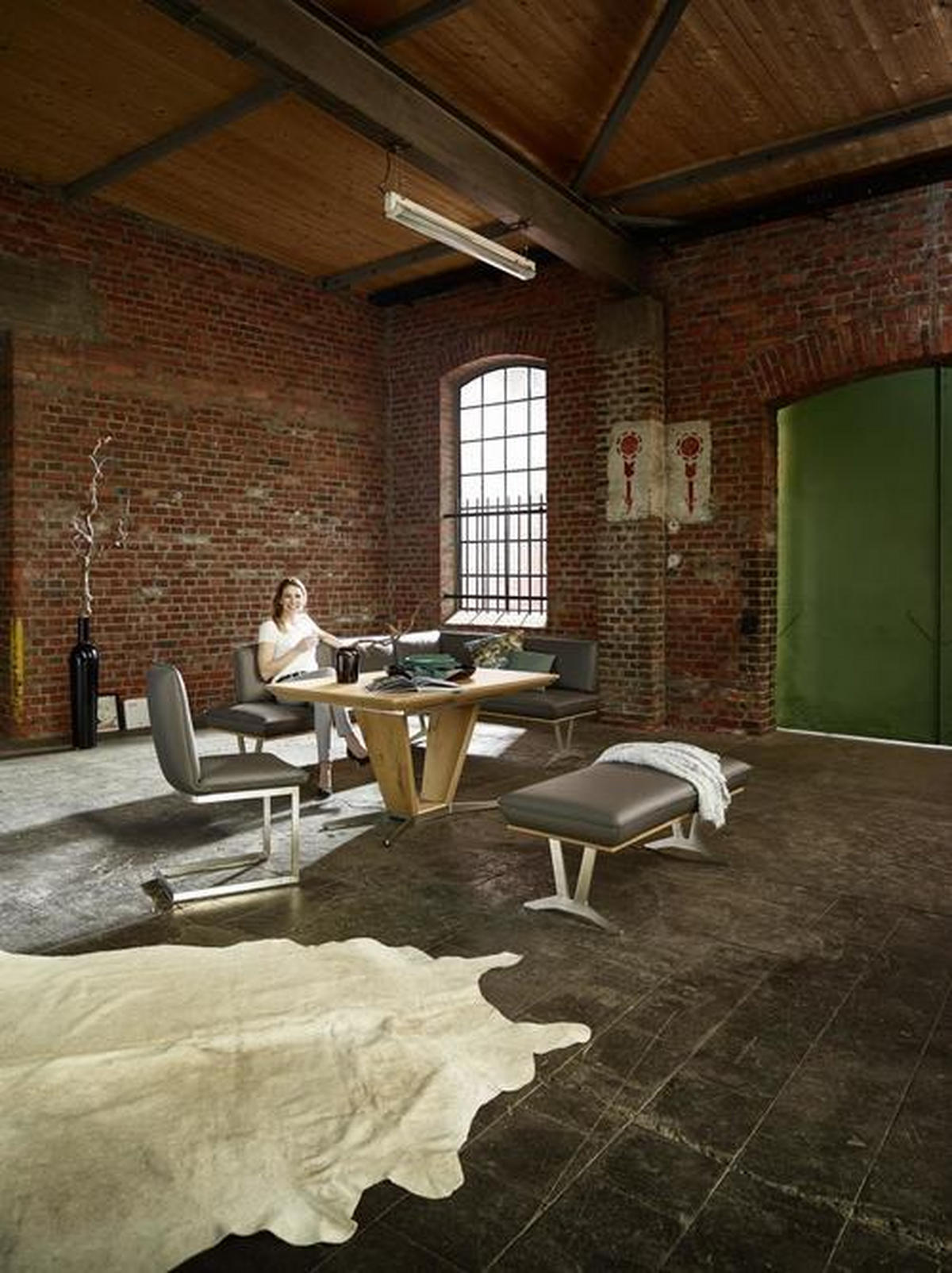 ECKBANK in Holz, Metall, Leder Schlammfarben, Eichefarben, Nickelfarben  - Edelstahlfarben/Schlammfarben, Design, Leder/Holz (237/162cm) - Ambiente