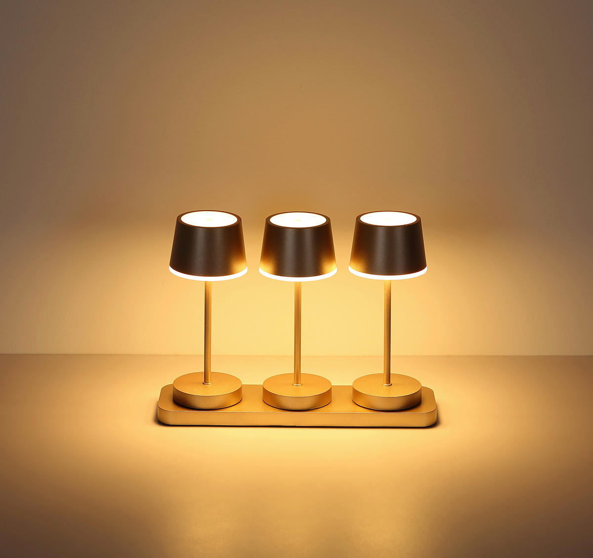 AKKU-TISCHLEUCHTE Dawson 8,3/20 cm  - Champagner/Opal, Design, Kunststoff/Metall (8,3/20cm) - Globo