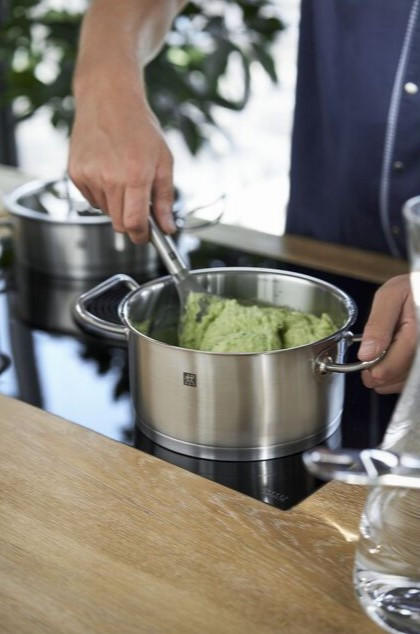 GRYTA FÖR KÖTT  - stålfärgad, metall (24cm) - Zwilling