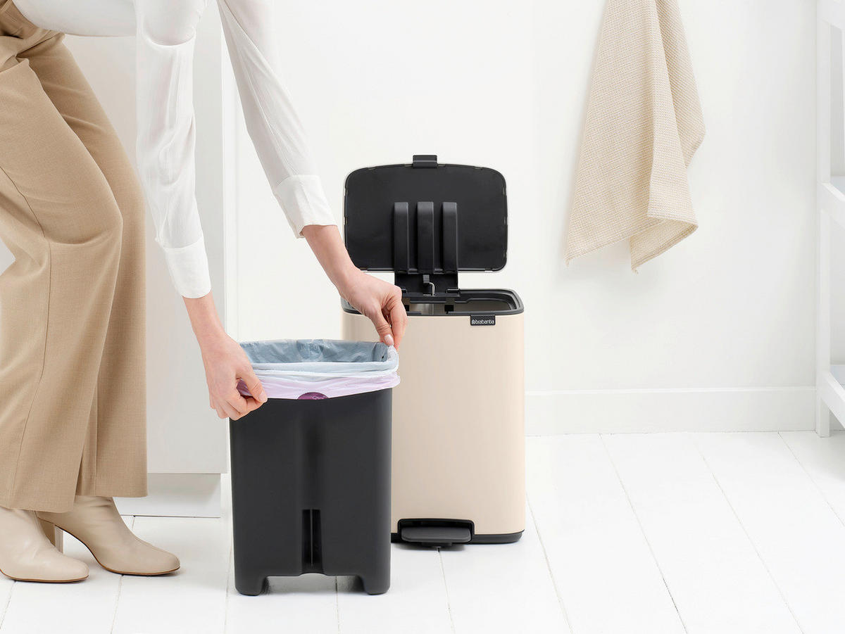 KOŠ S NOŽNOM PAPUČICOM  12 l  Bo  - bež/antracit, Design, metal/plastika (29/36,5/25,5cm) - Brabantia