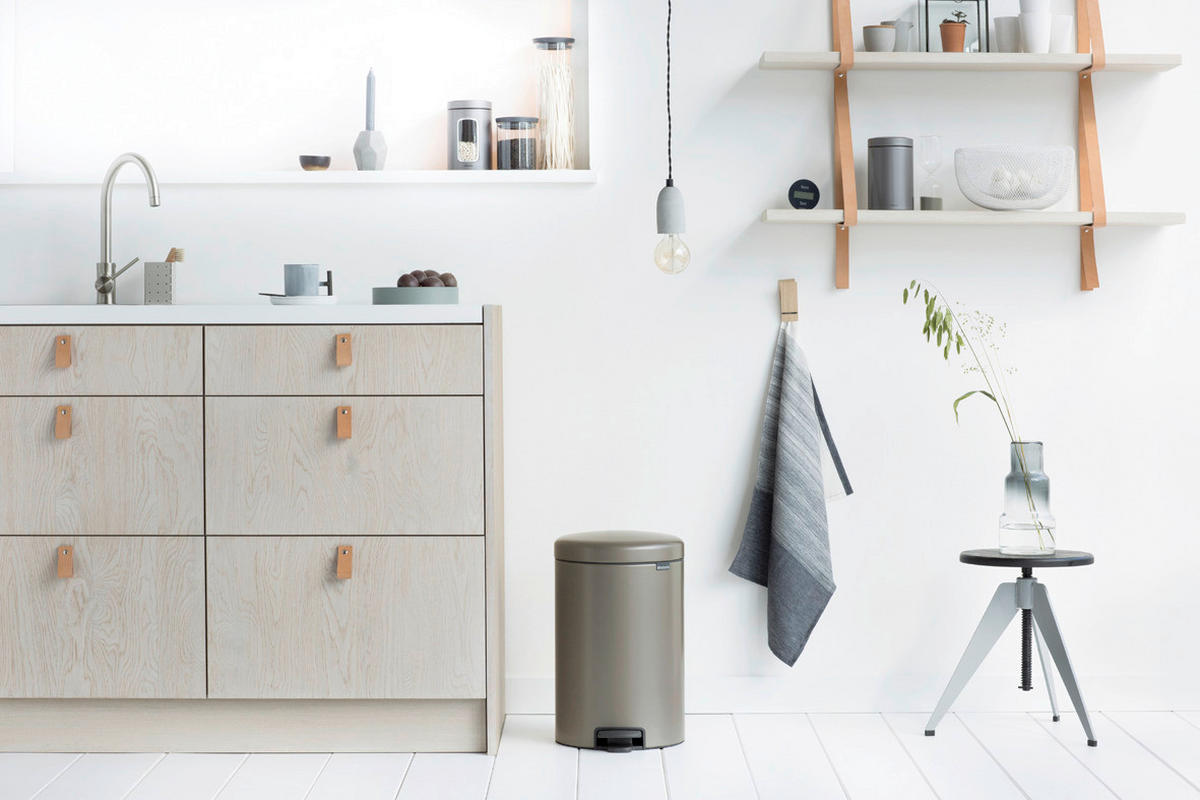 ODPADKOVÝ KOŠ  20 l - platinová, Design, kov/plast (29/46,7/38cm) - Brabantia