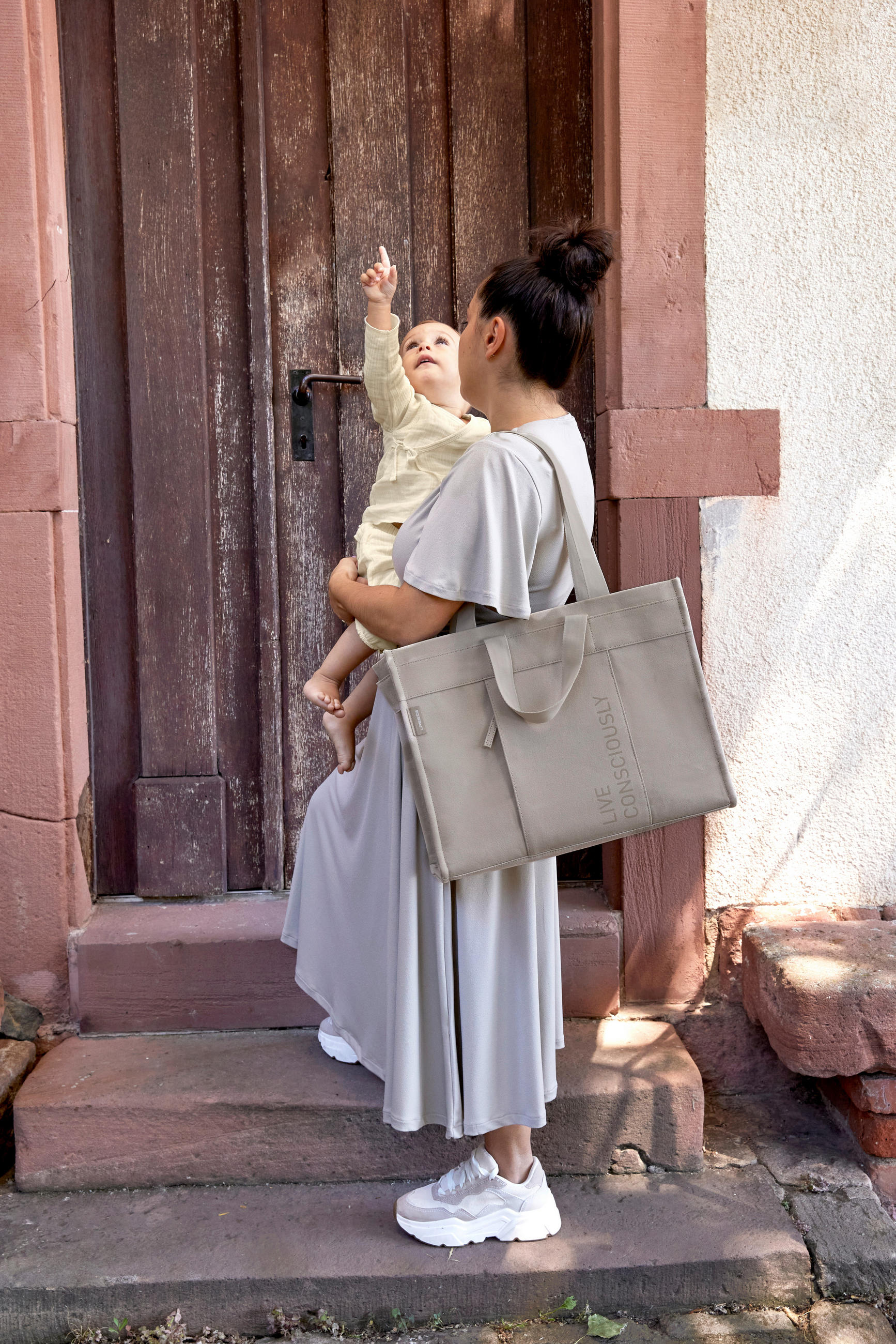 WICKELTASCHE  - Taupe, Basics, Textil (43/13/32cm) - Lässig