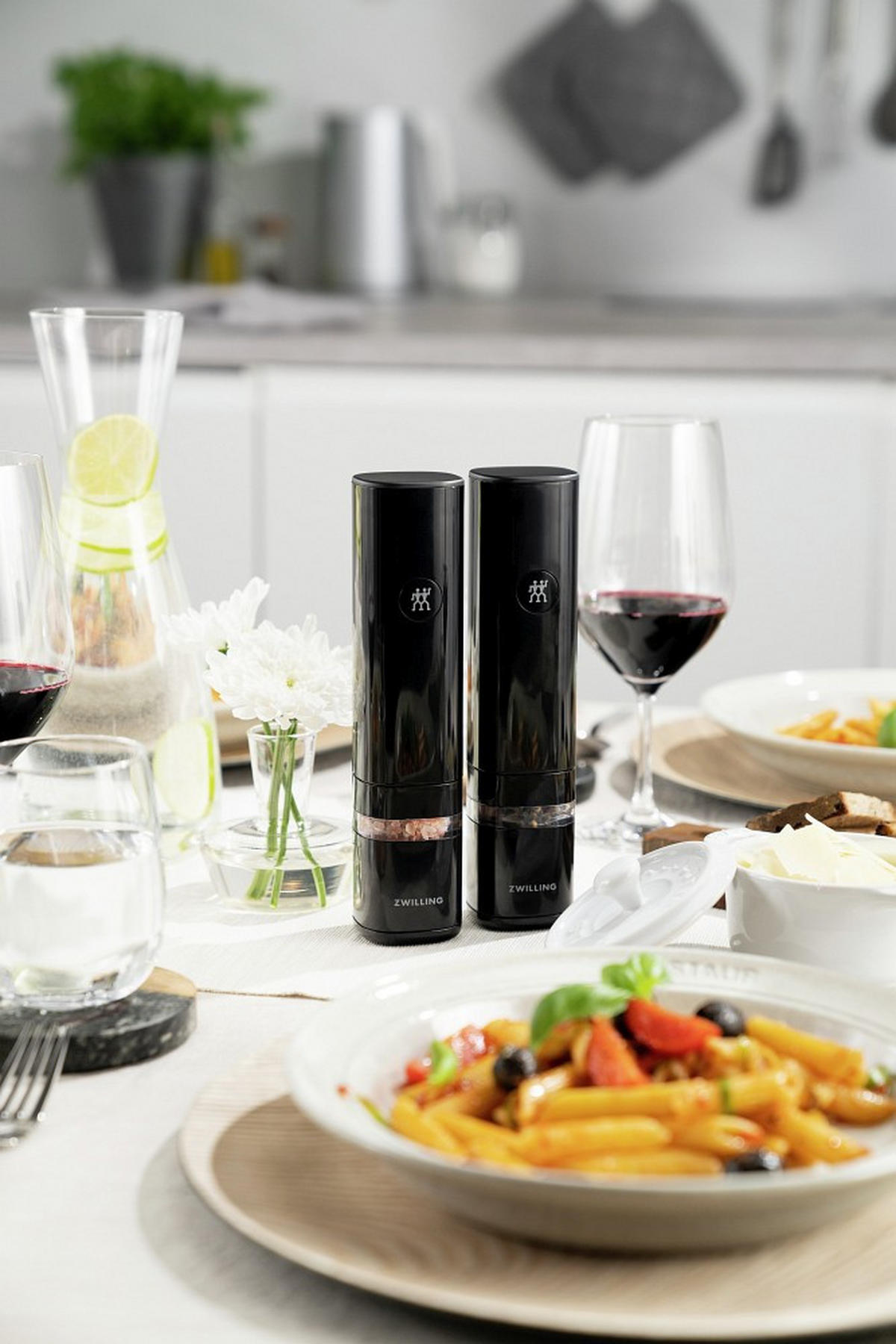 ELEKTR. SALZ-/PFEFFERMÜHLE  - Schwarz, Basics, Keramik/Kunststoff - Zwilling