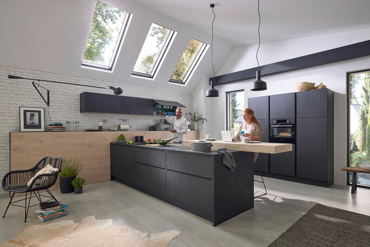 INBYGGNADSKÖK   - mörkbrun/ekfärgad, Design, trämaterial - Dieter Knoll