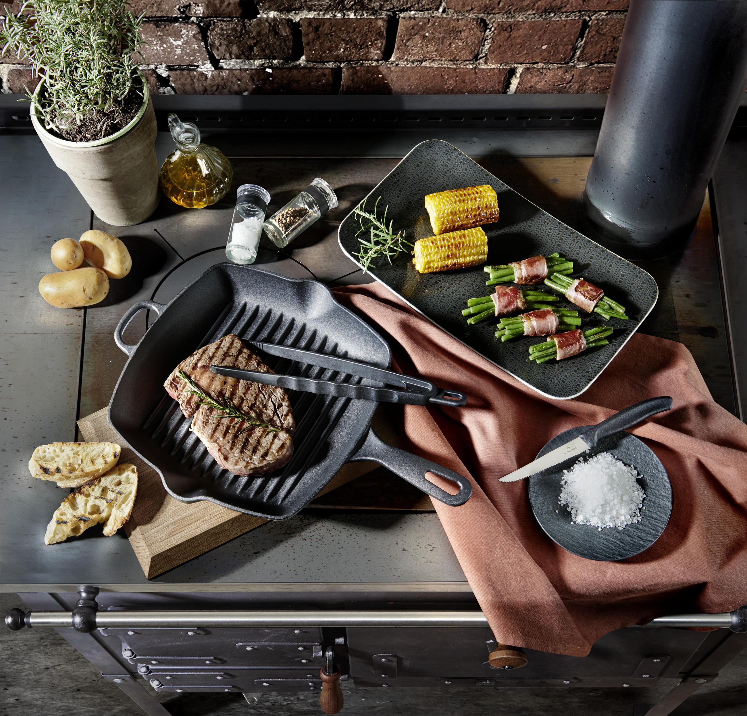 STEAKMESSER - Schwarz, Konventionell, Kunststoff (2.5/1.2/23.5cm) - Victorinox