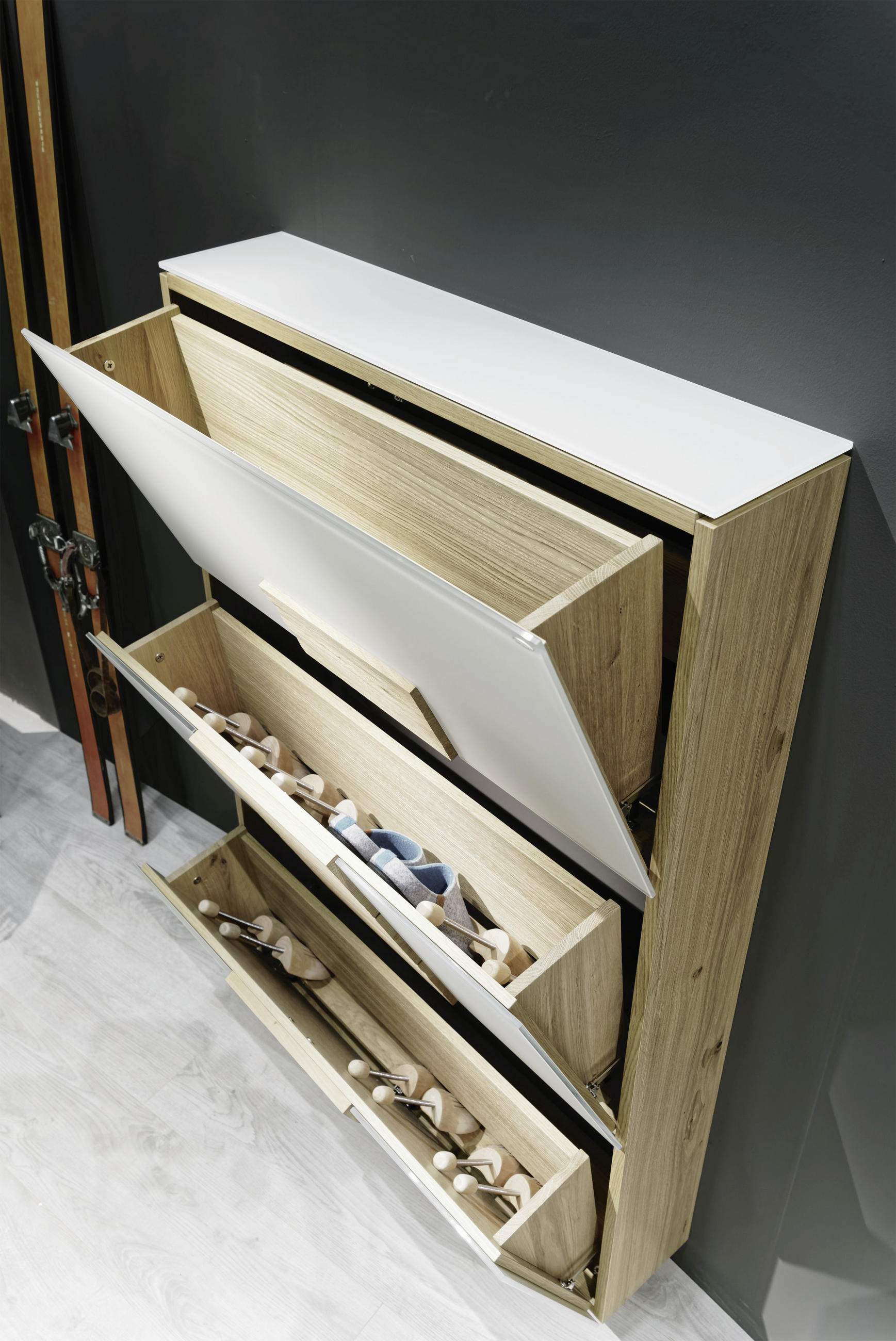 HÄNGESCHUHSCHRANK Wildeiche furniert, massiv, mehrschichtige Massivholzplatte (Tischlerplatte) Weiß, Eichefarben - Eichefarben/Weiß, Natur, Glas/Holz (96/144/23,1cm) - Voglauer